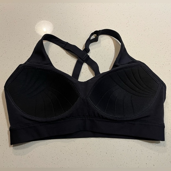 Under Armour | Vanish Mid Sports Bra in Black Size Medium - Picture 5 of 6